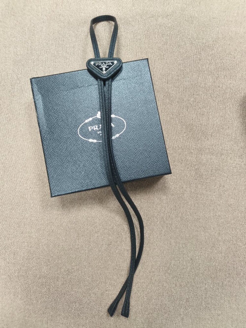 New Prada Unisex Black Leather Adjustable Bolo Tie - With Box๐๐ - Picture 4 of 7